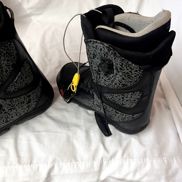Burton Snowboard Boots Size 7 - Picture 4 of 16